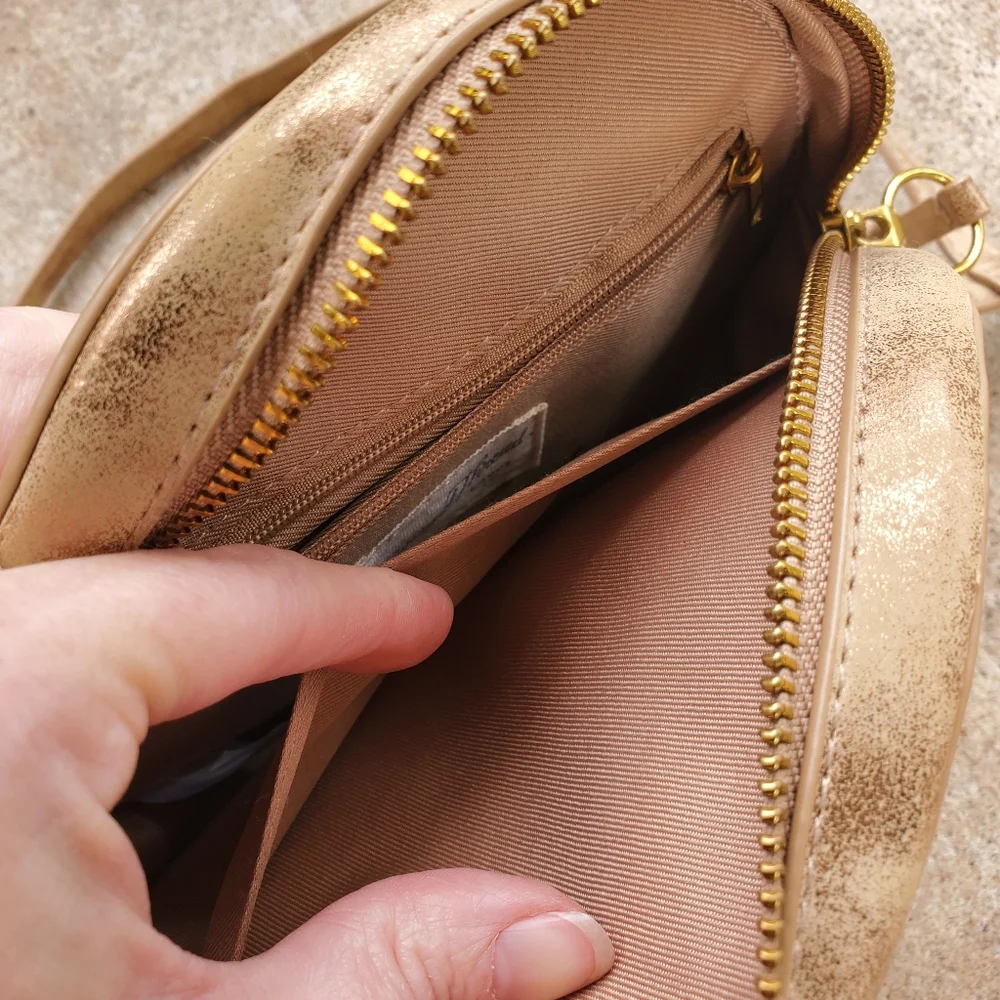 Universal Thread crossbody bag - Picture 7 of 7
